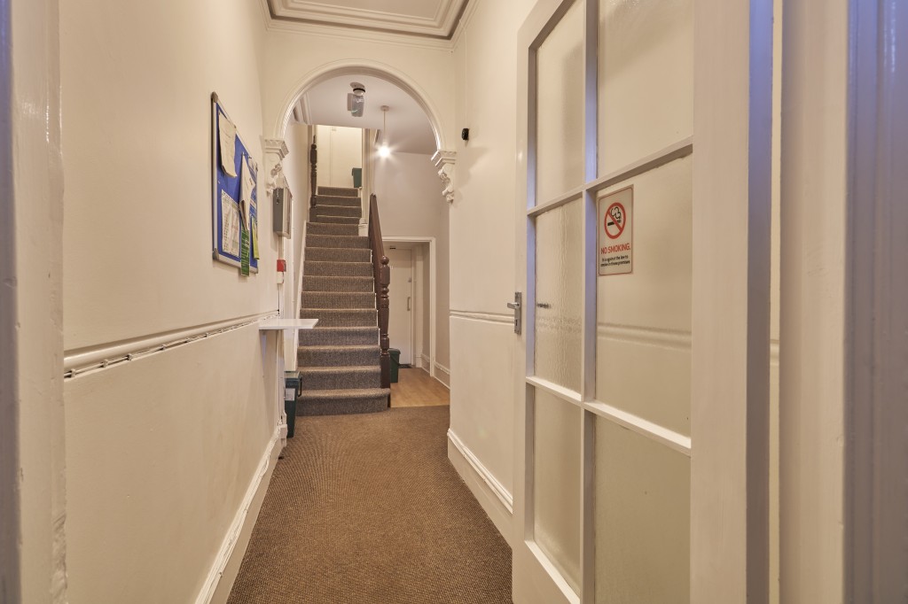 Lot: 64 - FREEHOLD INVESTMENT COMPRISING FIVE FLATS - Communal Hall